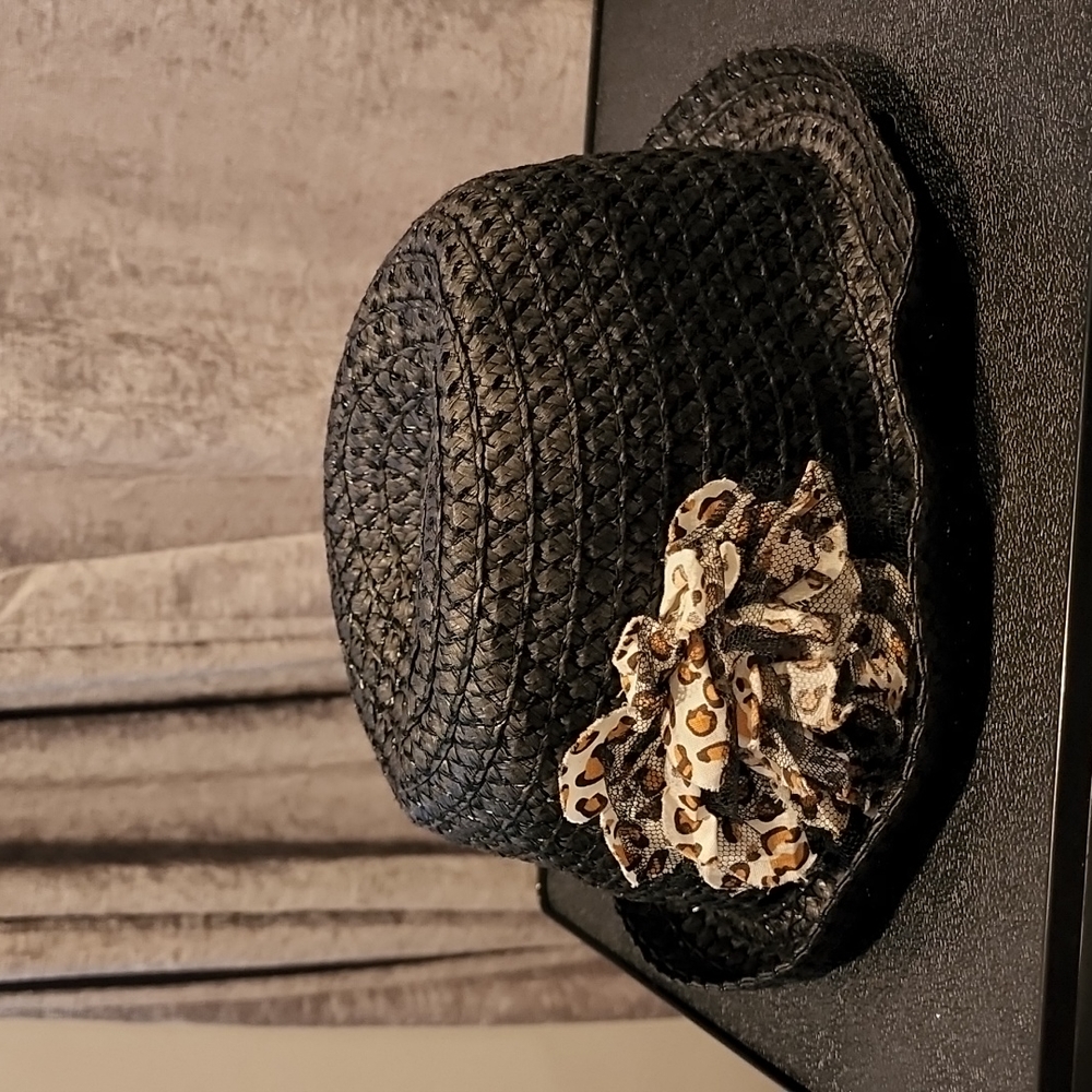 Girls size S 4-6 fedora hat. Children's Place. Black/leopard flower. Sharp
